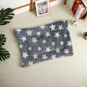 TEMU 선물 애완 동물 침대 - 크리스마스 할로윈 플러시 매트, 소형견, 티컵 강아지 & 고양이용, 부드러운 플란넬 양면 패드, 발자국, 크레이트용 세탁기 사용 가능, 휴대용 여행용