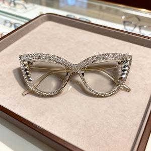 TEMU 장식으로 눈매를 돋보이게 하는 고양이 눈썹 안경은 , 파티, 모임, 데이트에 적합하며, , 친척, 친구를 위한 선물로도 좋습니다. 스타일링 및 사진 촬영을 위한 장식용 안경으로도 사용할 수 있습니다.