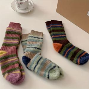 TEMU 두꺼운 겨울 컬러 블록 플러시 양말 3켤레, 밍크 모양, 야외 활동에 적합, 여성용 따뜻한 중간 길이 양말, 집에서 착용하기에 완벽