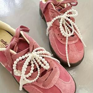 TEMU 2개 세트, 신발 장식, 3D 화이트 진주 리본 매듭 비즈가 특징인 탈착식 레이스 참, 스니커즈 및 부츠에 적합한 다용도 장식 클립