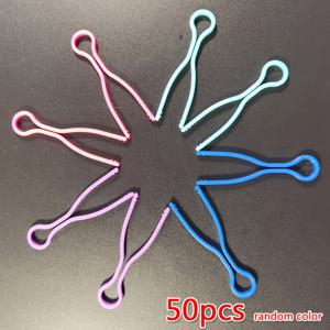 TEMU 재봉틀용 플라스틱 보빈 클램프 50개 - 바느질 없이 사용하는 보빈 버디, 실 홀더, 보빈 액세서리 (색상 랜덤, 탈착식, 대부분의 스풀과 호환)