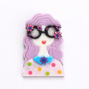 TEMU [2D 플랫] [2D 플랫] 안경을 쓴 귀엽고 순수한 소녀 브로치 1개입. 흔들리는 머리 디자인으로 간편하고 스타일리시하며 독특한 의류 추가에 완벽합니다.