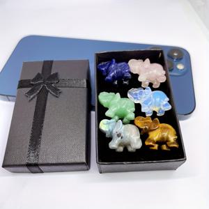 TEMU 다양한 색상의 석영 돌로 조각된 6개의 미니 코끼리, 선물 상자에 아름답게 포장되어 사무실 책상 장식, 가정 장식, 파티 장식, 기념품, 휴대용품, 포켓 스톤, 수족관 스톤에 적합합니다.