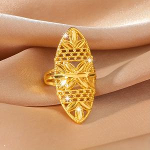 TEMU 빈티지 럭셔리 리프 오픈워크 정교한 조각 반지, 5A 품질, 라이트 럭셔리 패션 변색 없는 밴드, 생일 선물, 아내를 위한 발렌타인데이 선물, 파티 웨딩 선물, 소녀들의 일상 착용에 적합, 청소년용