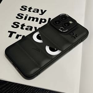 TEMU 이 다운 재킷 스타일 폰 케이스는 Apple 시리즈 11/12/13/14/15/16 Pro Max, Samsung 시리즈 A05/A15/A35/A55/S23/S24 Ultra와 호환되며 충격 방지 기능과 올인원 렌즈 디자인으로 편안한 그립감을 제공합니다