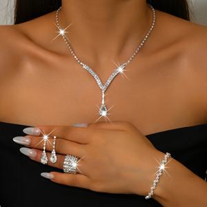 TEMU 패셔너블하고 우아하며 섹시한 구리 인레이 라인스톤 네 피스 세트: 목걸이, 귀걸이, 팔찌, 반지, 프로미 및 파티 액세서리에 완벽