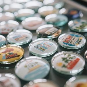 TEMU 맞춤형 사진 유리 냉장고 자석 5개 세트 - 직경 1.8인치/4.6cm, 원형 개인화 기념품, 주방, 사무실, 교실 장식에 이상적 - 어버이날, 졸업식, 스승의 날 선물로 완벽 - 애완동물/풍경/초상화 디자인, 주방 디스플레이 | 다기능 자석 디자인 | 고품질 제작, 냉장고 자석, 사무실 장식,사무직 근로자