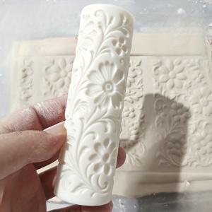 TEMU 1개 빅토리안 가든 폴리머 클레이 텍스처 롤러, 세라믹 및 도자기 텍스처 롤링용, 스타일리시한 데이지, 곱슬 덩굴, 섬세한 잎사귀가 있는 폴리머 클레이 텍스처 시트, 도자기 및 클레이 접시에 정교한 장식 액센트 추가용