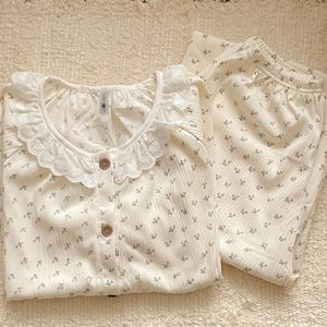 TEMU 여성을 위한 가볍고 고품질의 피치색 잠옷 세트입니다. 봄, 가을에 적합합니다. 트렌디한 레이스 장식 카디건이 특징이며, 집에서 캐주얼하게 입기 좋습니다. 투피스 세트는 통기성이 좋고 여름에 이상적입니다.