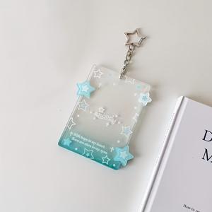 TEMU 2D 튼튼한 아크릴 카드 케이스, 반짝이는 다섯잎별 참 장식, 견고한 카드 홀더, 3인치 그라데이션 카드 홀더, 아이돌 테마의 소형 카드 홀더 특징