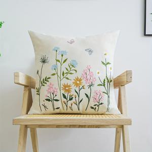 TEMU 꽃과 나비가 아름답게 자수가 있는 쿠션 커버 1개입. 보이지 않는 지퍼가 있어 세탁기 사용 가능. 다양한 사이즈로 다양한 가족 장식에 적합하며, 베개 속통은 미포함.
