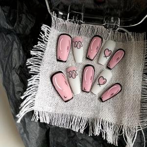 TEMU 핸드프레스 네일 세트 10개 - 블랙 라인 디테일과 하트 모양 패턴이 있는 스타일리시한 핑크와 화이트 매니큐어, 트렌디한 스트릿 스타일에 적합 - 젤리 글루와 네일 파일 포함 재사용 가능한 인조 손톱 - 캐주얼 의상, 파티 및 축제 행사에 완벽함