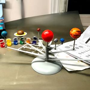 TEMU DIY 태양계 모델 키트 (도색, 브러시, 행성 조각, 스틸 바, 베이스 및 토성 고리 포함 - 가정 및 사무실용 3D 회전 천문관 디스플레이