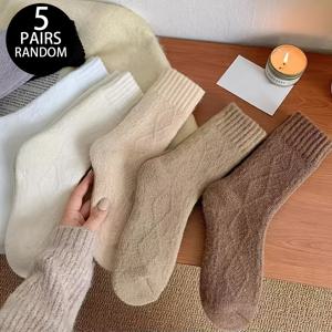 TEMU 랜덤 5켤레 여성용 중목 양말, 겨울 플러시 양말, 가을/겨울용 여성용 도톰한 중목 양말, 보온 발열 긴 양말, 테리클로스 산후 양말, 일상용 수면 바닥 양말