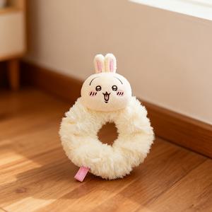 TEMU Miniso 치카와 협업 플러시 헤어 타이 트리플 컬렉션 – 웃는 토끼 귀를 가진 우사기, 매력적인 미소를 보여주는 치카와 (지이), 사랑스러운 외모를 가진 하치와레 (샤오바). (1개)