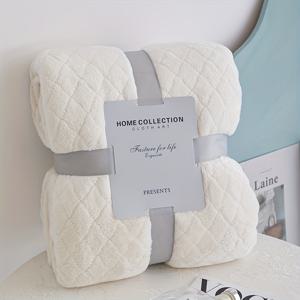 TEMU 초극세사 산호색 침대 담요 겸 스로우 담요 1개, 사계절용 침대 커버, 소파와 침대용 모던 침대 시트 - 기계 세탁 가능 산호색 베드스프레드, 선물 카드와 리본 포함, 거실, 침실, 현대적인 인테리어에 적합