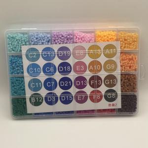 TEMU 2.6mm 퓨즈 비즈 24색 1/4 박스, 주얼리 및 펜던트 제작에 적합. 이 아크릴 할로우 실린더 비즈는 우아한 픽셀 아트에 훌륭하며 취미 애호가를 위한 이상적인 선물입니다.