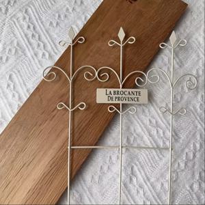 TEMU 클래식한 철제 울타리, 녹색 식물 및 화분 장식으로 매혹적인 정원을 디자인하세요. 작은 장식도 큰 영향을 미칩니다! 희생 없이도 저렴한 고급스러움을 즐겨보세요!