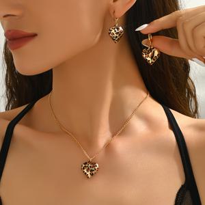 TEMU 여성을 위한 섹시하고 우아한 프린트 하트 펜던트 귀걸이와 목걸이 세트