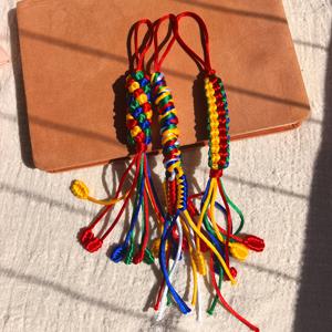 TEMU 티베트 매듭과 술 장식 차량용 행운의 장식 3개 세트 - 보호, 행운, 부를 위한 3가지 컬러 아뮬렛, 내구성 있는 소재, 차량 장식 및 홈 데코, 풍수 장식, 가방 참, 키체인