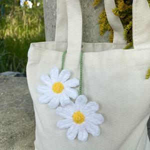 TEMU 손으로 뜨는 및 데이지 가방 참, 일본 스타일 플로럴 코바늘 키체인, 의류용 빈티지하고 산뜻한 액세서리