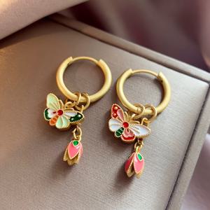TEMU 여성 데일리룩에 적합한, 빈티지한 중국 스타일의 컬러풀 오일 드립 나비 튤립 귀걸이 한 쌍. 구리 걸쇠가 특징입니다.
