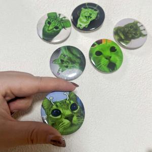 TEMU 사랑스러운 외계인 고양이 배지 핀 6개 세트 - 녹색 눈의 엉뚱한 작은 고양이 브로치, 의류, 모자 및 백팩에 적합 - 친구, 동급생 및 동료를 위한 스타일리시한 액세서리 - 모든 행사를 위한 사려 깊은 선물 아이디어