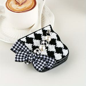 TEMU 갤럭시 Z 플립3 5G, 갤럭시 Z 플립4 5G, 갤럭시 Z 플립5 5G, 갤럭시 Z 플립6 5G용 블랙 앤 화이트 직조 패브릭 진주 리본 팔찌 접이식 폰 케이스