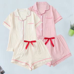 TEMU 청소년용 베이지와 핑크색의 달콤하고 상쾌한 파자마 2세트. 반팔 칼라 탑과 루즈핏 탄력 있는 리본 쇼츠가 포함된 캐주얼 사계절 여성용 홈웨어 세트, 실외 활동이나 편안한 집에서 입기에 적합