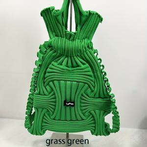 TEMU 세련된 캐주얼 플리츠 우븐 단색 확장형 여성용 토트백 및 백팩, 조절 가능한 어깨 스트랩 특징, 휴가, 일상적인 레저 여행, 커피숍 및 티타임에 적합