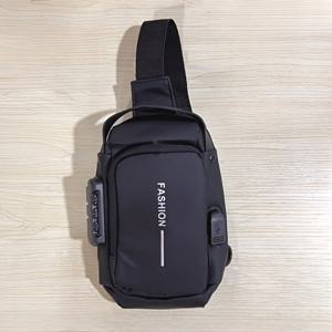 TEMU 남성용 도난 방지 비밀번호 잠금 가슴 가방 1개 - 튼튼한 옥스포드 원단, 조절 가능한 어깨 스트랩, 및 캐주얼 스포츠에 적합, 크로스바디 스타일, 슬란트 가방