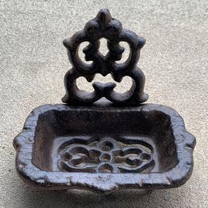 TEMU 빈티지 주철 비누 받침대, 드릴 없이 설치하는 욕실 물기 방지 비누 홀더, 녹 방지 비누 트레이, 욕실 조리대용 장식 비누 받침대, 내구성, 배수구 및 녹 방지 기능이 있는 독특한 디자인으로 욕실 스타일을 향상시킵니다.