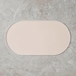 TEMU 미끄럼 방지 및 흘림 방지 디자인의 고양이 먹이 매트, 길고 타원형 모양, 받침 있는 가장자리 및 먹이 개방구 특징 - 물티슈/드라이 푸드 모두 사용하기 쉬운 세척이 용이한 내구성 표면, 스크래치 방지 보호대