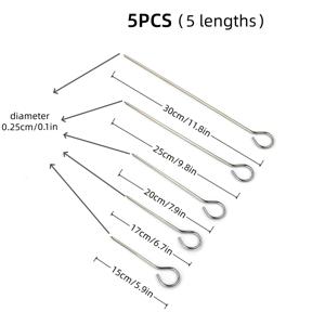 TEMU wick 위치 정렬을 위한 업그레이드된 긴 손잡이 수제 양초 구멍 펀칭 바늘 5개 세트. 내구성이 뛰어난 뾰족한 소형 도구, 스테인리스 스틸 꼬리 바늘 클램프 및 그립이 특징이며, 부상 방지를 위한 안전 보호 기능이 있습니다. 내구성을 향상시키기 위해 두꺼운 디자인.
