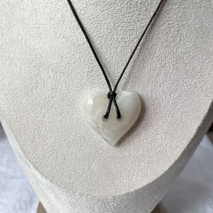 TEMU 유니크 레진 하트 펜던트 목걸이 - 조절 가능한 왁스 코드, 도파민 디자인에서 영감, 데일리 및 파티룩에 적합, 인스타 스타일, 일본 및 한국 패션, 스위트