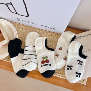 TEMU 여성용 편안하고 트렌디한 체리 리본 블랙 앤 화이트 숏 삭스 보트 삭스 5켤레