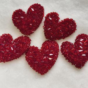 TEMU 레드 시퀸 하트 5개 세트, 소재, 가족과 친구를 위한 완벽한 선물, 생일, 휴일, 할로윈, 크리스마스, 하누카, 부활절, 음악 축제, 추수감사절에 적합, 휴대폰 케이스, 모자, DIY 액세서리용, 뒷면 접착제 포함