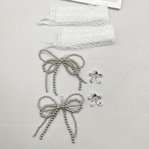 TEMU 6개 세트 블랙 화이트 레이스 신발끈 장식 바로크 스타일 인조 비즈 실버 보타이 신발 펜던트 장식 레진 블링 라인스톤 백조 신발끈 참 탈부착 가능한 꽃 신발 클립 DIY 액세서리 여성 스니커즈 부츠 생일 파티 선물, 신발 장식,DIY 신발,우아한 신발 클립,라인스톤 장식,수공예 장식,비즈 디테일,장식용 레이스,패션 애호가,그녀를 위한 선물