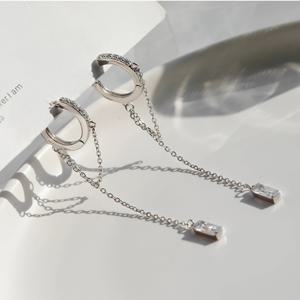 TEMU 여성을 위한 트렌디한 귀걸이. 반짝이는 인조 지르코니아, 긴 드롭 태슬, 원형 비즈가 특징이며, 개성 있는 힙합 스타일에 완벽하며 파티 및 결혼식에 적합합니다.