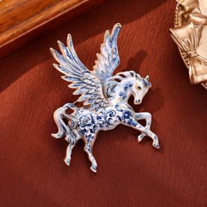 TEMU 유럽 및 미국 스타일 신화 속 페가수스 브로치 - 3가지 색상 선택 가능, 브로치, 영묘한 3D 효과, 인조 에나멜 동물 페가수스, 의류 및 코트용 남성 핀 액세서리
