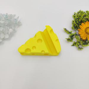 TEMU 치즈 모양 휴대폰 거치대, 미끄럼 방지 베이스가 있는 스위스 치즈 디자인 - 노란색 창의적인 데스크탑 정리함, 사무실, 침대 옆 탁자, TV 스탠드에 적합 - 스마트폰과 태블릿을 위한 기능적 장식 액세서리, 안전한 그립을 위한 구멍 텍스처, 작업 공간 장식, 재미있는 사무실 장식, 고품질 프린트, 직장인과 홈 데코 애호가에게 이상적