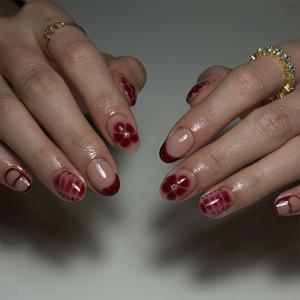 TEMU 레드 플로럴 디자인과 라인 아트가 돋보이는 팁이 있는 24개 짧은 타원형 프레스온 네일 세트. 여성 데일리룩에 완벽하며