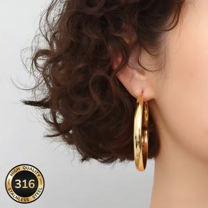 TEMU 저알레르기 고품질 스테인리스 스틸 여성용 대형 후프 귀걸이, 변색 방지, 편안하고 활용도 높은 심플하고 우아한 디자인. 일상복이나 파티용으로 적합한 고품질의 패셔너블한 귀걸이로, 여성을 위한 섬세한 선물입니다.