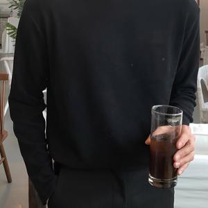 TEMU 2025 십대 트렌디 안감 터틀넥 긴팔 티셔츠 남성용 보온 언더웨어 따뜻한 베이스 레이어 패션 심플 루즈핏 편안한 캐주얼 활용도 높은 상의 청소년 학생 패션 이너셔츠 겨울용