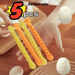 TEMU 5개/세트 꽃 모양 계란 슬라이서 - 아침 및 점심 요리를 위한 도구, 장식용 모서리 절단 라인이 특징이며, 고두유 계란을 슬라이스하는 데 적합합니다. 이상적인 주방 가제트이며, 어버이날 선물로도 좋습니다.