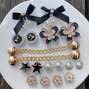 TEMU 18개 블랙 골드 화이트 ABS & 체인 장식 (리본, 별, 나비 참) - 여성용 샌들, 슬리퍼, 비치백용 신발 클립 - DIY 신발 액세서리, 생일 파티 선물, 휴일 선물