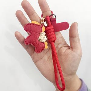 TEMU 작은 빨간 말 펜던트가 달린 빨간색 중국 스타일 폰 스트랩, 튼튼하고 내구성이 좋고, 스타일리시하고 다재다능하며 다양한 스마트폰 케이스에 적합합니다.