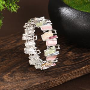 TEMU 1개 수제 에나멜 기하학적 불규칙 컷아웃 여성 패션 팔찌, 창의적인 디자인과 정교한 형태, 우아하고 고급스러운 액세서리, 데일리웨어, 데이트, 졸업 시즌, 여행 시즌에 다양하게 활용 가능, 휴일, 생일, 기념일에 사랑하는 사람, 가족, 친구에게 완벽한 깜짝 선물, 연회, 파티, 모임, 축제 행사에 착용하기에 이상적