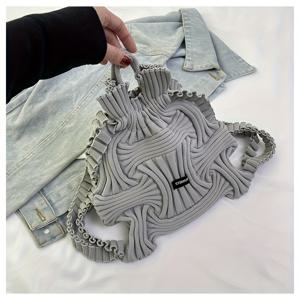 TEMU 세련된 캐주얼 플리츠 우븐 단색 확장형 여성용 토트백 및 백팩, 조절 가능한 어깨 스트랩 특징, 휴가, 일상적인 레저 여행, 커피숍 및 티타임에 적합