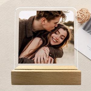 TEMU 2D 플랫 - [2D 플랫] 아크릴 플라크와 나무 받침대가 있는 1개의 맞춤형 사진 프레임, DIY 프로젝트에 적합 - 사무실 책상, 침대 옆 테이블, 거실 - 가족, 친구, 동료, 선생님을 위한 완벽한 선물 - 생일, 크리스마스용